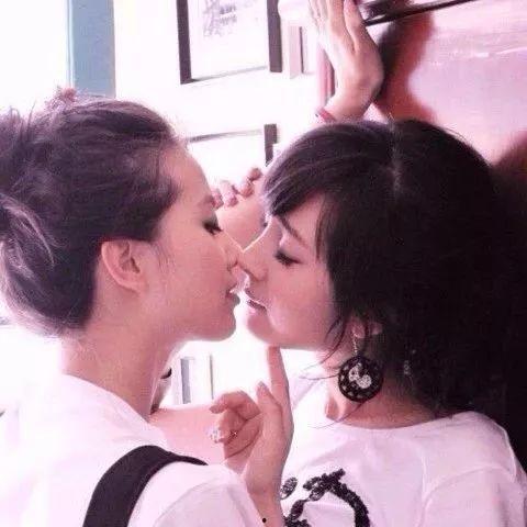 娱乐圈五点钟爆料大瓜,揭秘明星背后的惊人真相！  第1张